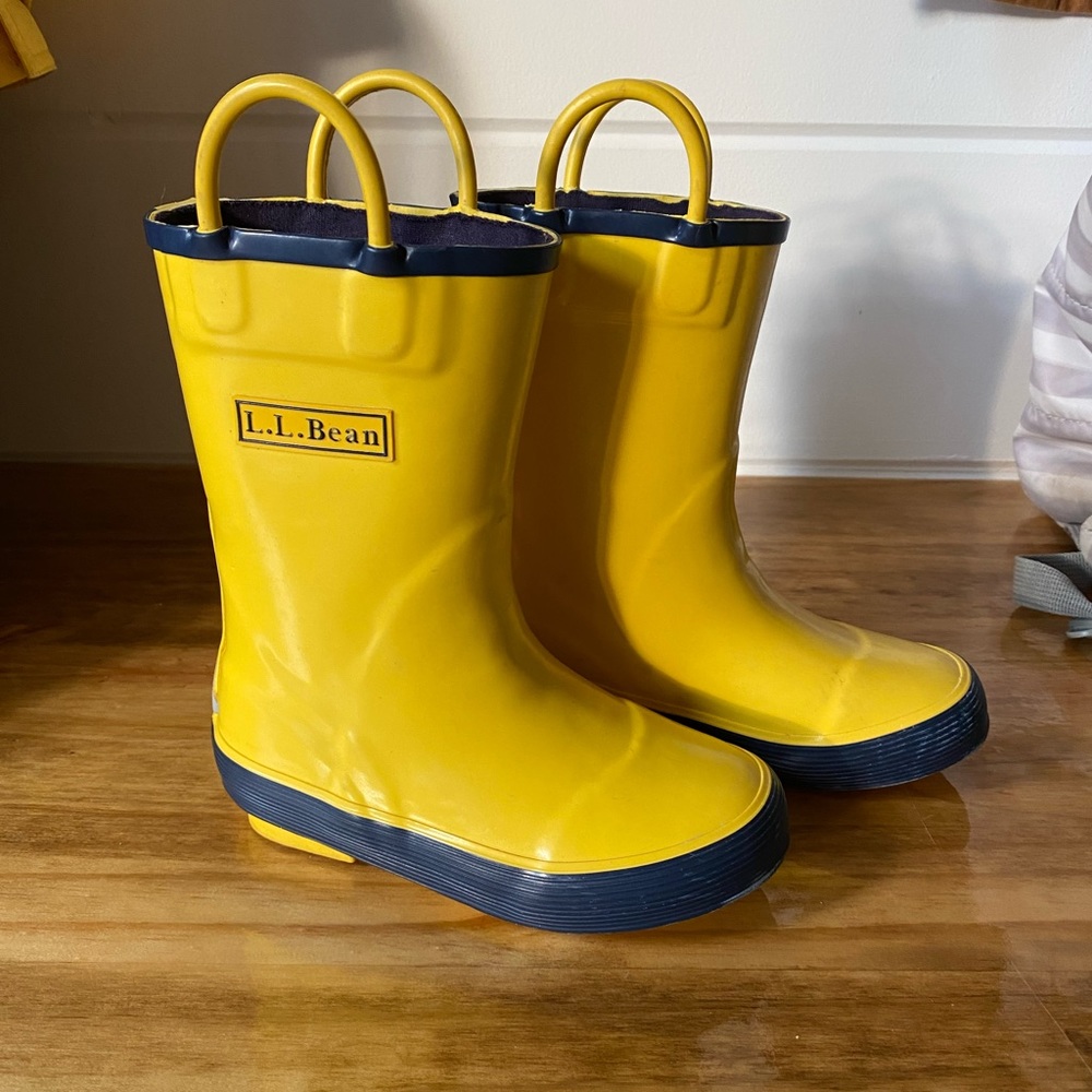 Toddler puddle stomper LL Bean rain boots